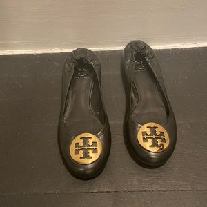 Tory Burch Black reva flats  gold emblems size 7.5 please check pic please
